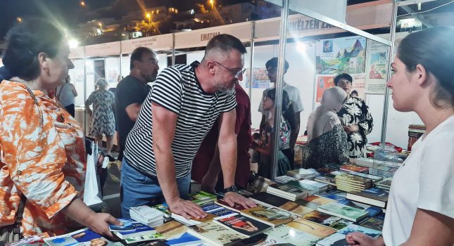 IKC PODGORICA PONOVO NAJUSPJEŠNIJI NA SAJMU KNJIGA 2023 god. U ULCINJU (239 FOTOGRAFIJE)