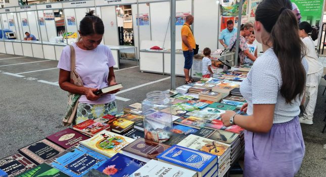 IKC PODGORICA PONOVO NAJUSPJEŠNIJI NA SAJMU KNJIGA 2023 god. U ULCINJU (239 FOTOGRAFIJE)
