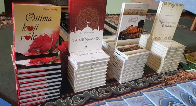 IKC-PG donirao 70 islamskih knjiga džematu džamije u Nikšiću