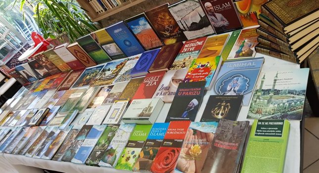 ,,Jedinstvenom,, Halal restoranu IDEA donirano preko 76 naslova raznih knjiga