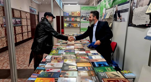 Dominantan štand Islamskog kulturnog centra Podgorica na sajmu knjiga u Nikšiću (200 fotografija)