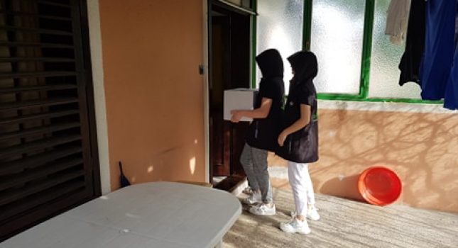 U oči blagoslovljene 27 noći mnogim porodicama uručeni paketi (FOTO)