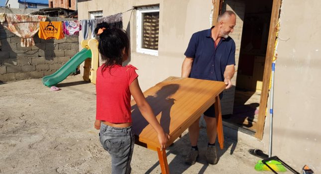 Bračni krevet, el. šporet, ljekovi, odjeća i obuća za socijalno ugrožene porodice