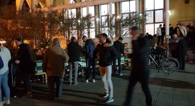 Podijeljeno 2,800 knjiga vjernicima i vjernicama u Skadru-Džamija Paruc