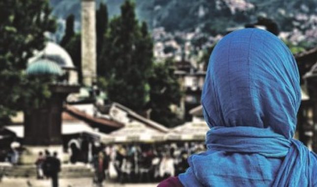 Hidžab je ukras žene muslimanke, njeno ogledalo, njeno dostojanstvo, njena vjera i njen identitet