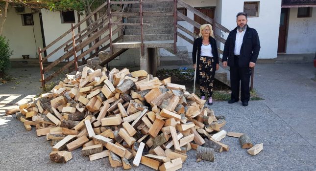 Obezbijeđena drva za Belkizu Koljenović