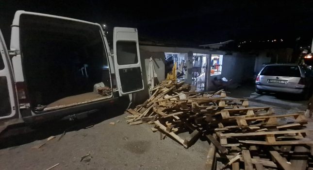 Obezbijeđen crijep za socijalno ugroženu porodicu kojoj se srušio krov