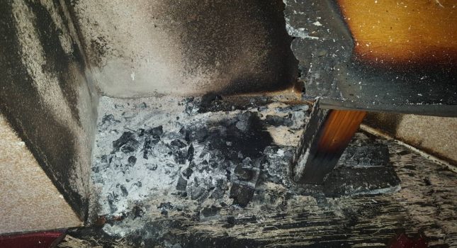 GORIO MIHRAB – Podmetnut požar u Nikšićkoj džamiji (Foto)