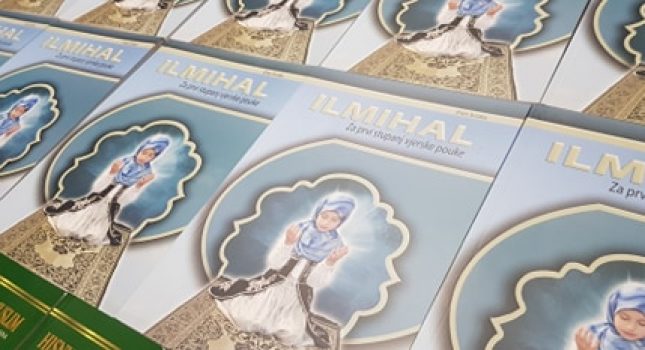Stanovnicima Podgorice poklon 428 Kur`ana, ilmihala, zbirka dova, dvd i preko 2000 islamskih flajera