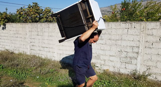 Bračni krevet, el. šporet, ljekovi, odjeća i obuća za socijalno ugrožene porodice