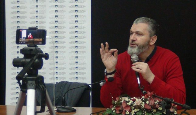 ODGOVOR ČETNIKU IZ CRNE GORE! prof.Sanin Musa