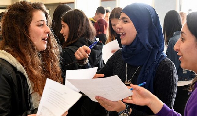 Zašto muslimani uglavnom za Boga koriste reč Allah a ne Bog?
