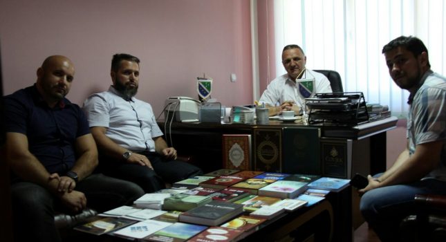 IKC Podgorica donirao 400 raznih knjiga islamske tematike Nacionalnim i svim gradskim bibliotekama u Crnoj Gori