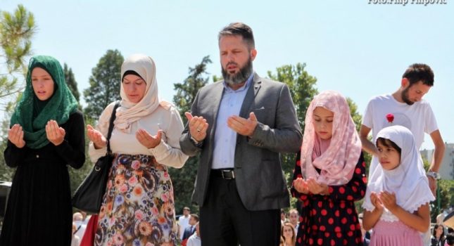 U PODGORICI OBILJEŽEN DAN SJEĆANJA NA ŽRTVE RATOVA: DA SE BUDUĆIM GENERACIJAMA NE PONOVI (FOTO-VIDEO GALERIJA)