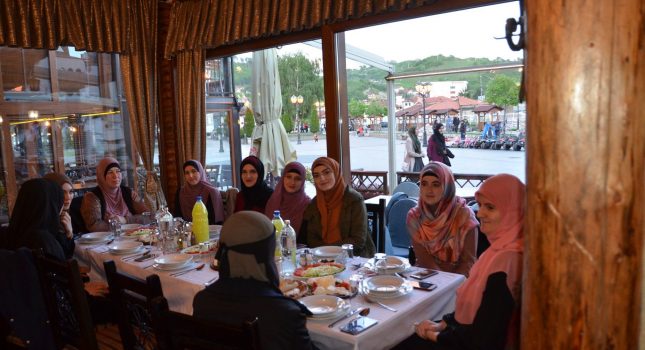 Predsjednik IKC Podgorica na iftaru Škole Kur'ana Časnog u Novom pazaru