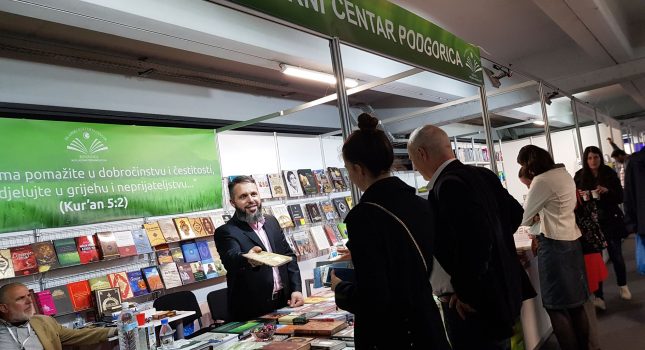IKC Podgorica besplatno dijeli Kurane i islamske knjige u Podgorici!!!