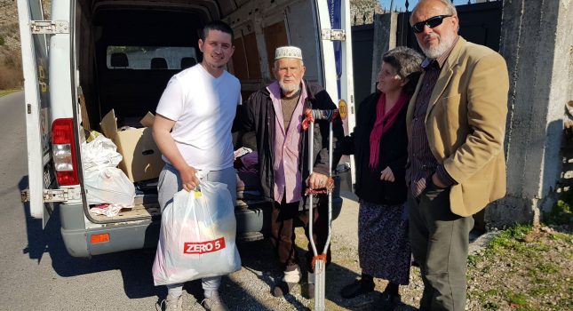 Porodicama u potrebi podijeljena nova i polovna garderoba IKC Podgorica