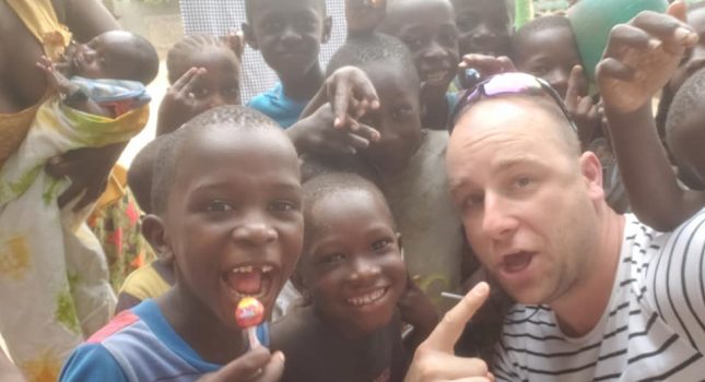 NAKON POVRATKA IZ AFRIKE: Zeničanin Anel Okić sa prijateljima pomaže šest afričkih porodica (VIDEO+FOTO)