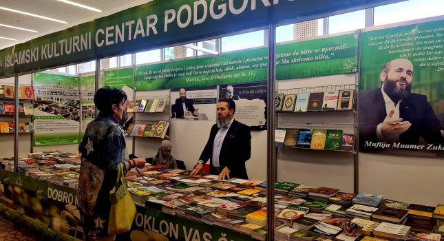 Dominantan štand Islamskog kulturnog centra Podgorica na sajmu knjiga u Nikšiću (200 fotografija)