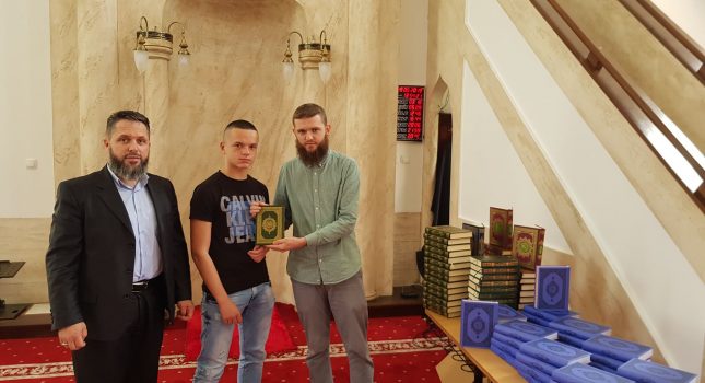 Prelijepi Kur`ani za polaznike škole Kur`ana u Tutinu