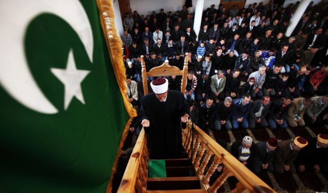 Kome je u interesu rušenje Islamske zajednice?