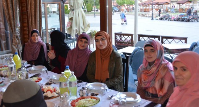 Predsjednik IKC Podgorica na iftaru Škole Kur'ana Časnog u Novom pazaru