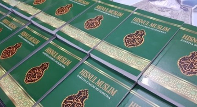 Stanovnicima Podgorice poklon 428 Kur`ana, ilmihala, zbirka dova, dvd i preko 2000 islamskih flajera