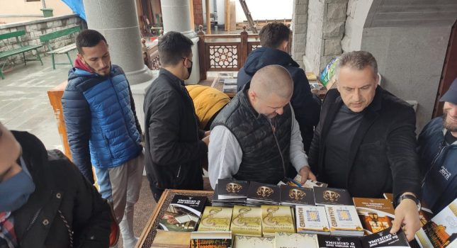 IKC Podgorica donirao 1500 raznih knjiga džematima u Bijelo polju (FOTO)