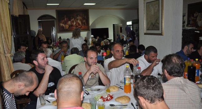 IKC Podgorica upriličio veliku iftarsku sofru, predavanje prof.Elvedina Pezića i podjeli islamskih knjiga