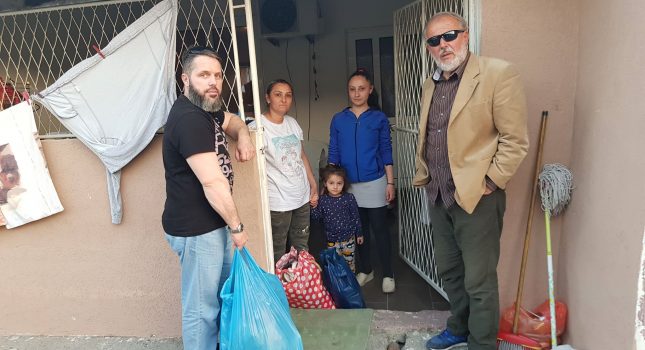 Porodicama u potrebi podijeljena nova i polovna garderoba IKC Podgorica
