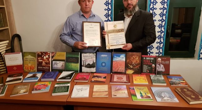 76 naslova vjerskih knjiga za naj-plodonosniju džamiju Klezna u Ulcinju