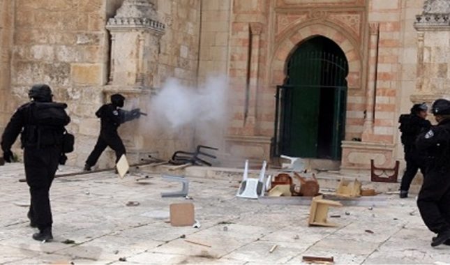 Jerusalem: Cionistička vojska treći dan napada svetu džamiju Al Aksa