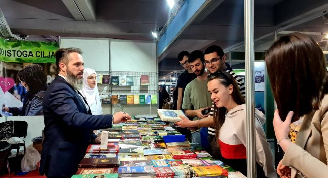IKC-PODGORICA PONOVO NAJUSPJEŠNIJI NA ŠESNAESTOM MEĐUNARODNOM SAJMU KNJIGA I OBRAZOVANJA U PODGORICI (210 FOTOGRAFIJA)