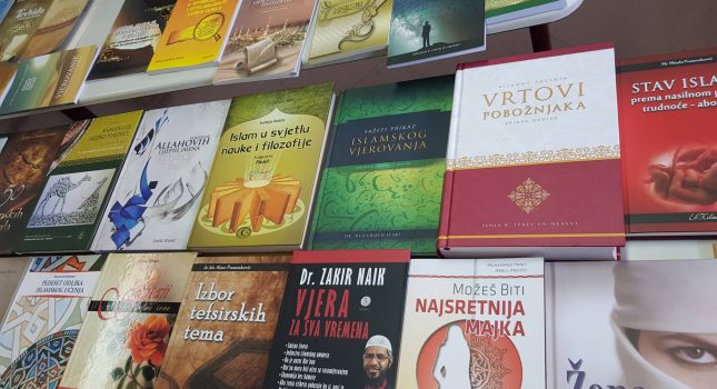 Donacija 56 naslova knjiga za biblioteku Škole Kur`ana časnog u Beranama