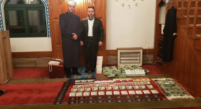 Poklon knjige za najvredniji džemat u Crnoj Gori-džamije Klezna MIZ -Ulcinj (FOTO)