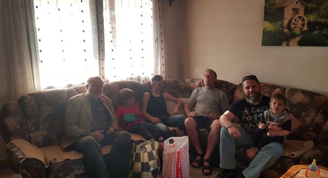 Porodicama u potrebi podijeljena nova i polovna garderoba IKC Podgorica