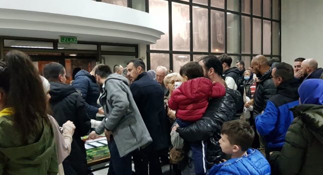 Predavanje prof. Sanina Muse u punoj sali KIC-a Malesija (GALERIJA SLIKA) IKC Podgorica