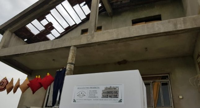 U oči blagoslovljene 27 noći mnogim porodicama uručeni paketi (FOTO)