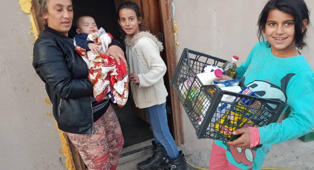 Osnovna hrana pred vratima dvedeset siromaha