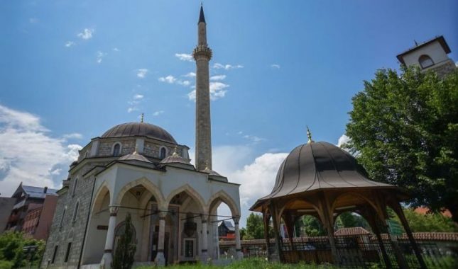 Mujezin Husein Pašine džamije u Pljevljima javno veliča koljača Bašara Al Asada