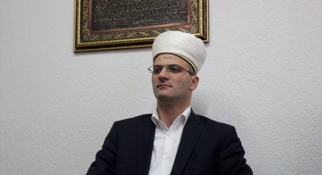 KRST VRAĆEN NA SAHAT KULU. ISLAMSKA ZAJEDNICA: OVAKAV ČIN PODSJEĆA NA “KLEROFAŠIZAM“