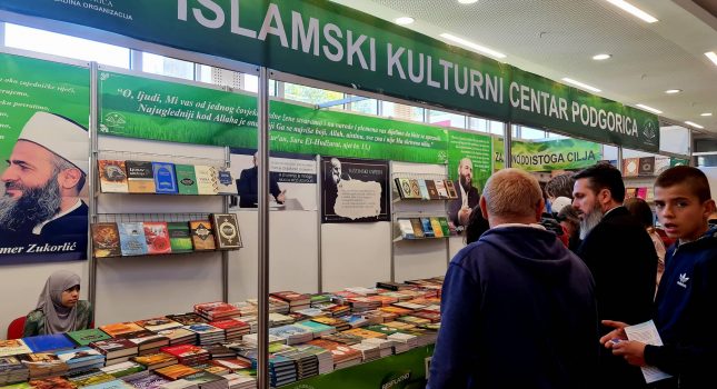Dominantan štand Islamskog kulturnog centra Podgorica na sajmu knjiga u Nikšiću (200 fotografija)