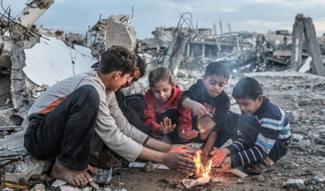 Čast i dostojanstvo muslimana čuvaju se rukom koja mu pruža pomoć, a ne očima koje plaču na njegovoj dženazi