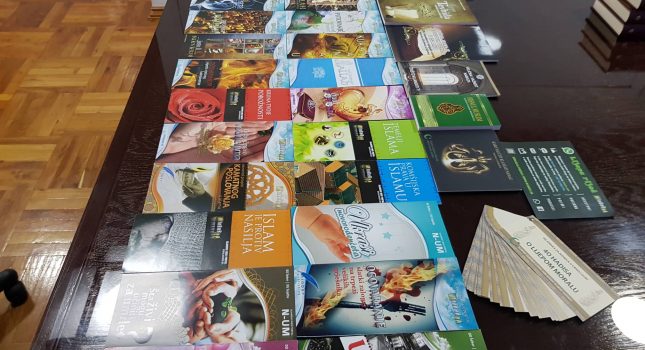IKC Podgorica, podijelio više od 1000 knjiga građanima i 13. 200 flajera, građanima opštine Podgorica i Tuzi