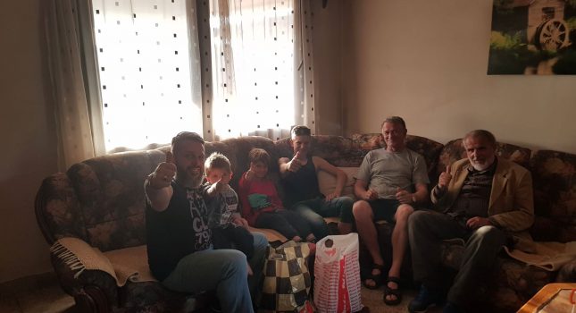 Porodicama u potrebi podijeljena nova i polovna garderoba IKC Podgorica