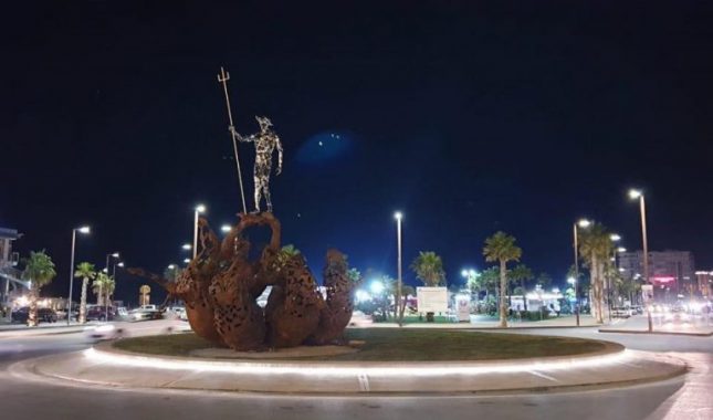 Nakon što su u centru grada postavili kip boga mora i zemljotresa, Drač doživo katastrofalan zemljotres