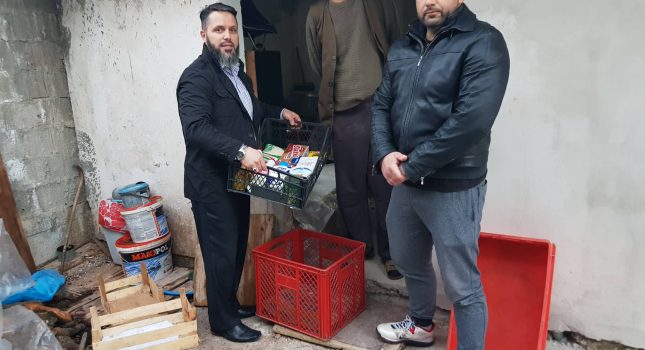 Osnovna hrana pred vratima dvedeset siromaha
