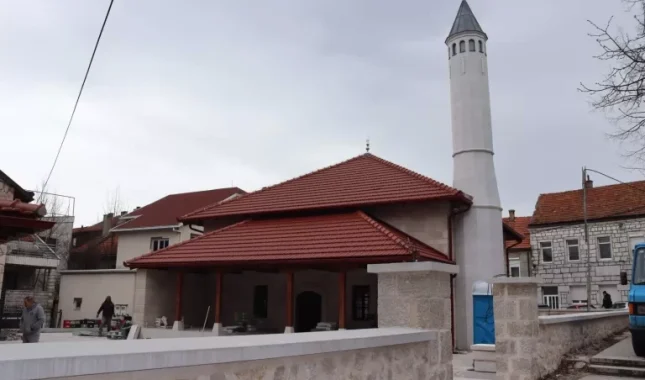 Minirana 1992. godine Svečano otvorenje obnovljene Dugalića džamije u Nevesinju 26. aprila