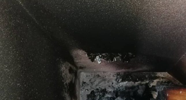 GORIO MIHRAB – Podmetnut požar u Nikšićkoj džamiji (Foto)