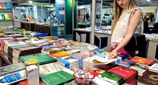IKC-PODGORICA PONOVO NAJUSPJEŠNIJI NA ŠESNAESTOM MEĐUNARODNOM SAJMU KNJIGA I OBRAZOVANJA U PODGORICI (210 FOTOGRAFIJA)